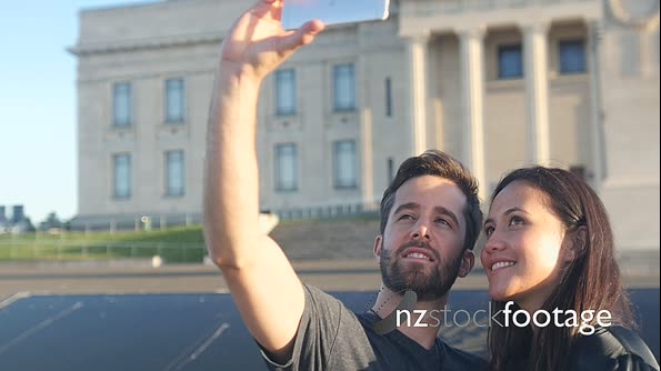 Auckland Museum Couple Selfie 1 28106