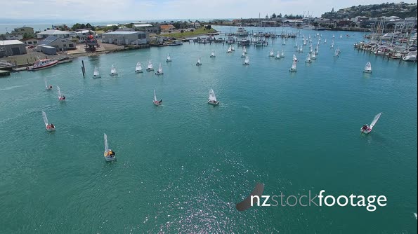 Optimist yachts leaving Napiers inner harbour and heading out into Hawkes Bay 28179