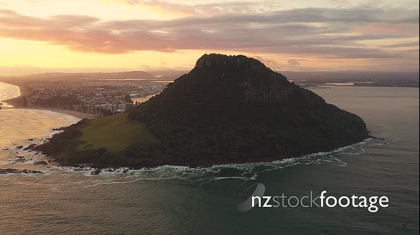 Approaching Mount Maunganui 1080 28202