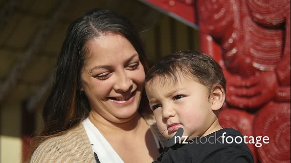 Mother and Son Maori Marae 5 25584