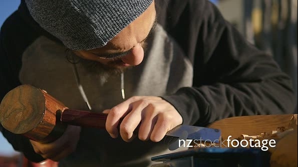 Maori Carver Marae 2 25588