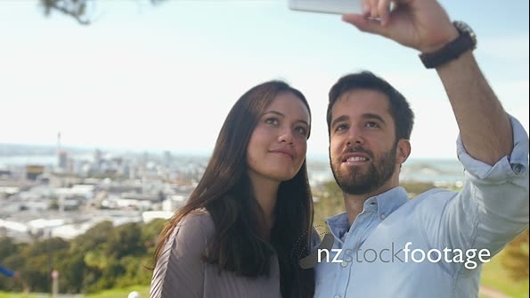Young Couple Auckland Selfie 1 26790