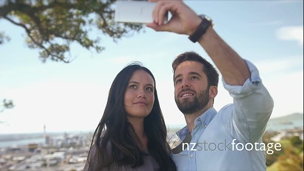 Young Couple Auckland Selfie 3 26795