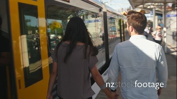 Kingsland Railway Station Couple 3 26798