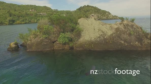 Mine Bay Maori Rock Carvings on Lake Taupo 2 27452