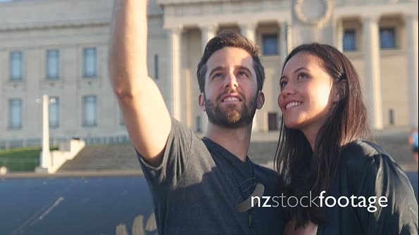 Auckland Museum Couple Selfie 1 28106